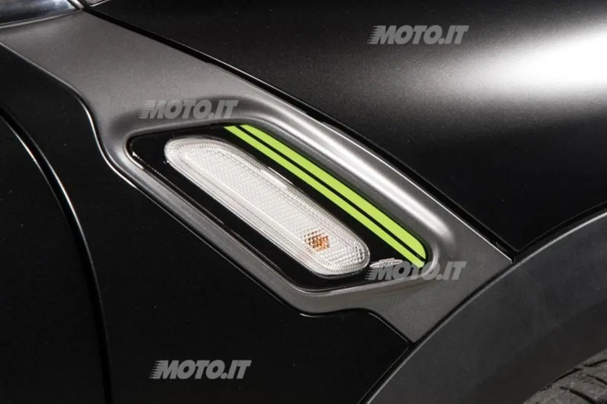 Mini John Cooper Works Countryman ALL4 Dakar Winner 2013 (15)