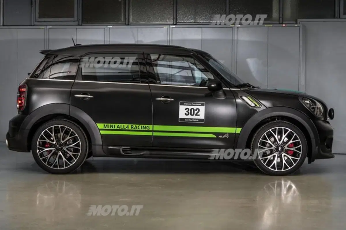 Mini John Cooper Works Countryman ALL4 Dakar Winner 2013 (21)