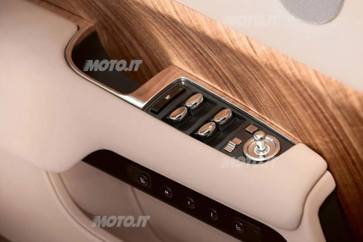 Rolls-Royce Wraith (10)