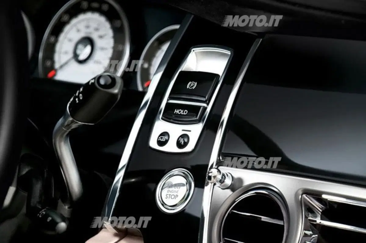 Rolls-Royce Wraith (13)