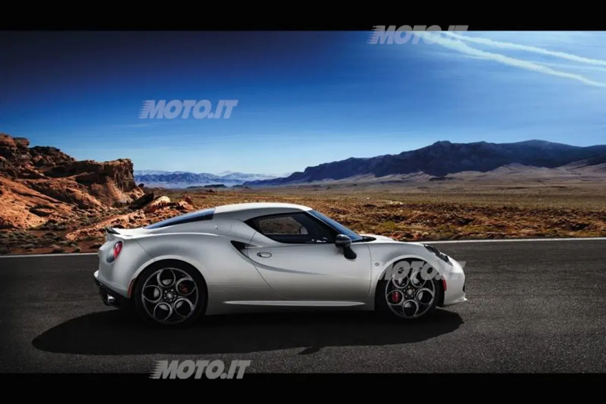 Alfa Romeo 4C: 240 CV, 895 Kg e... niente servosterzo (3)