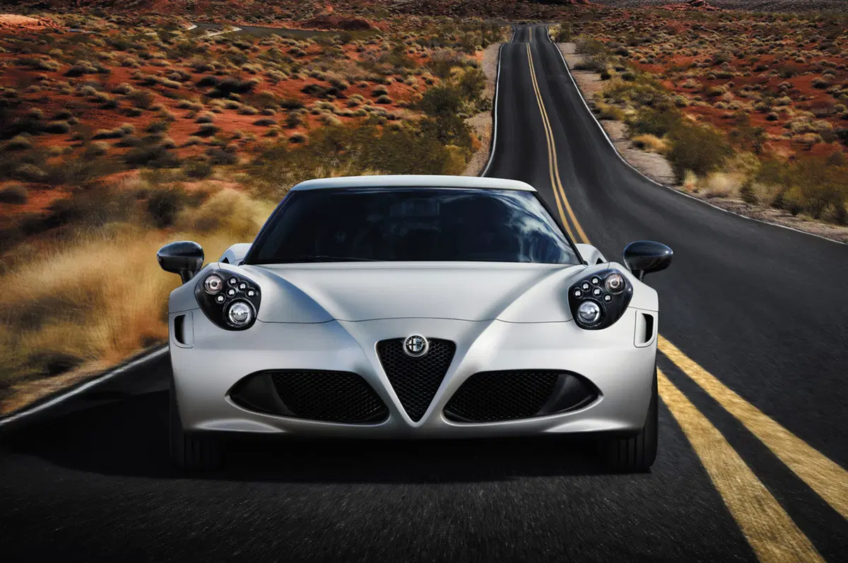 Alfa Romeo 4C: 240 CV, 895 Kg e... niente servosterzo (4)