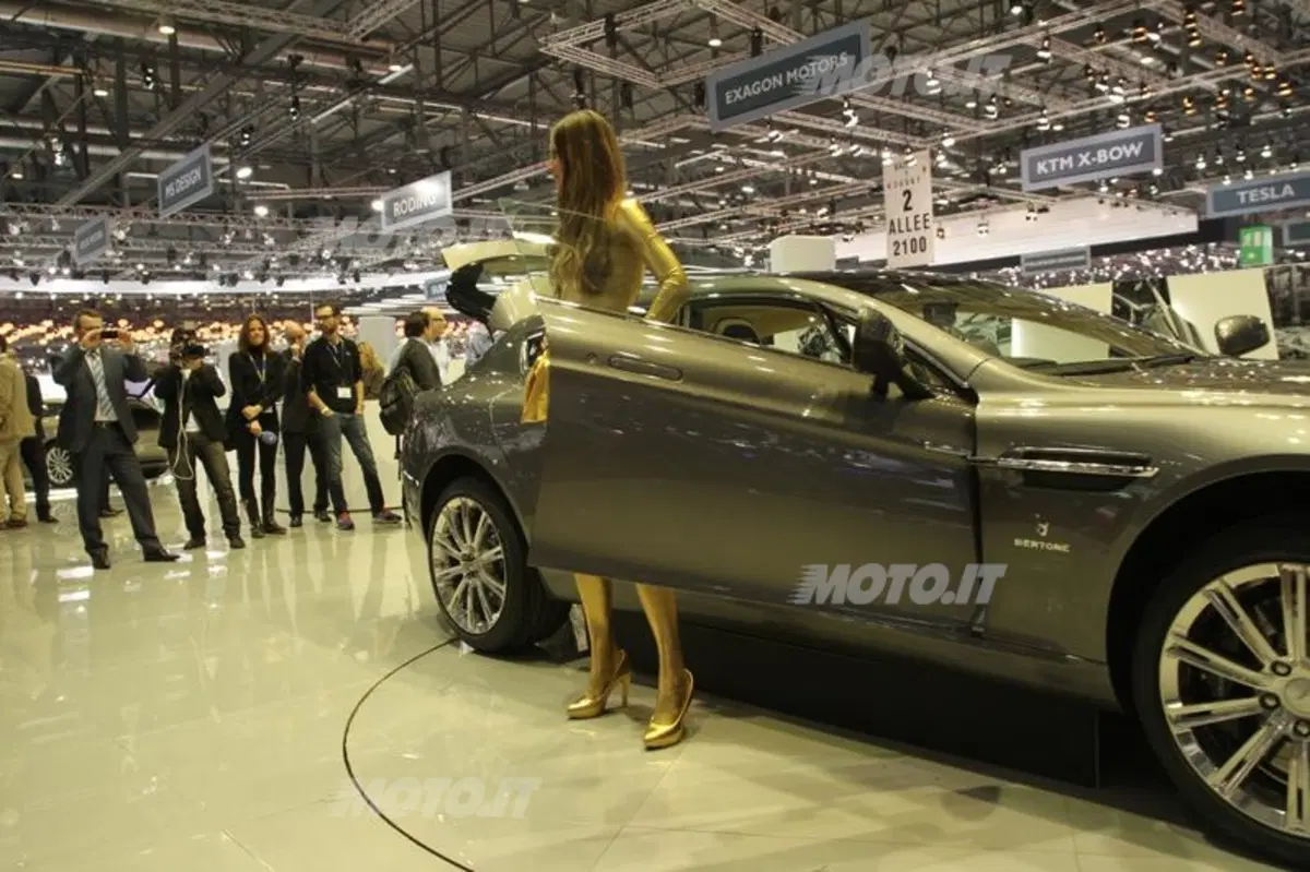 Salone di Ginevra 2013: alla Bertone c’è anche la donna d’oro (12)