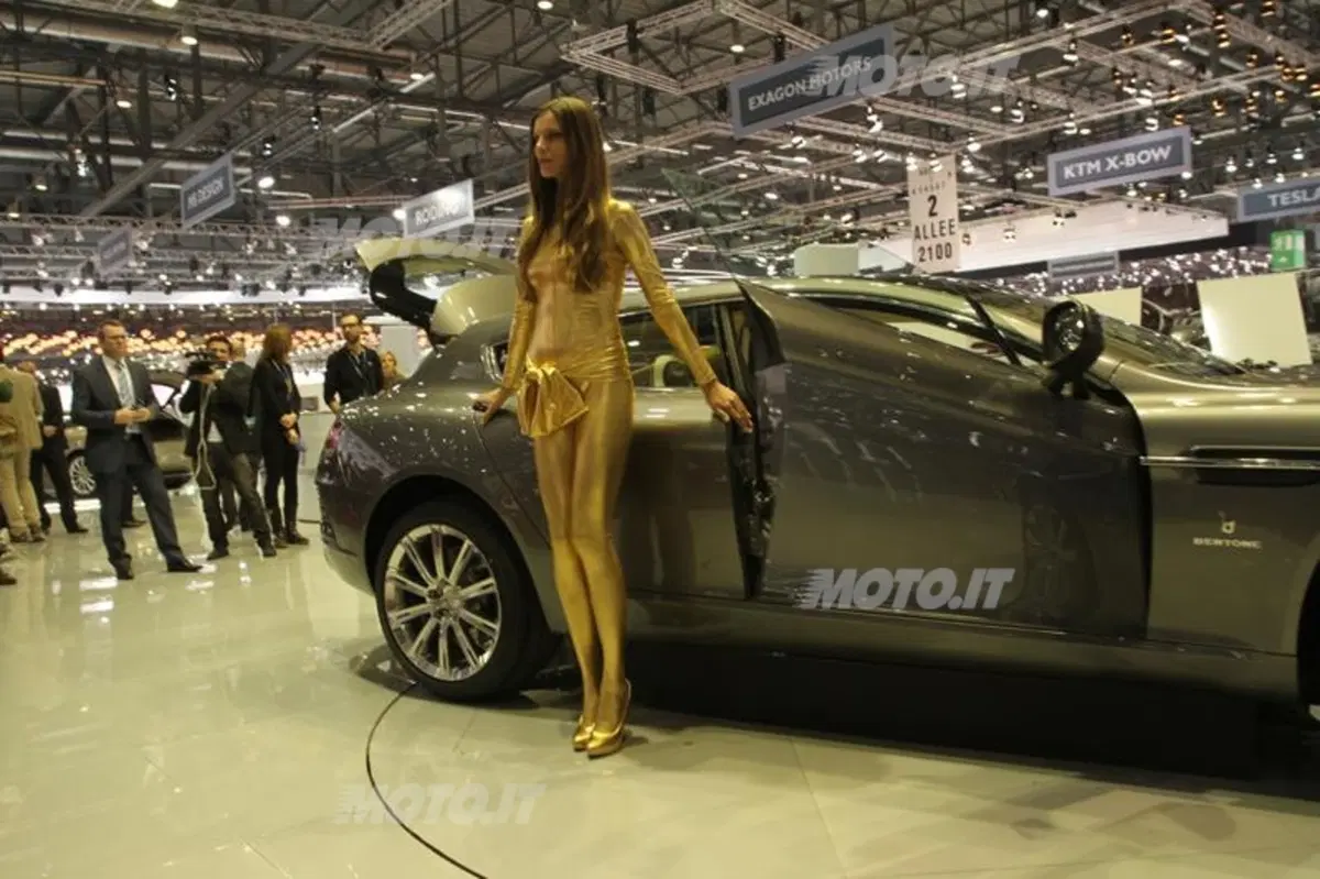Salone di Ginevra 2013: alla Bertone c’è anche la donna d’oro (22)