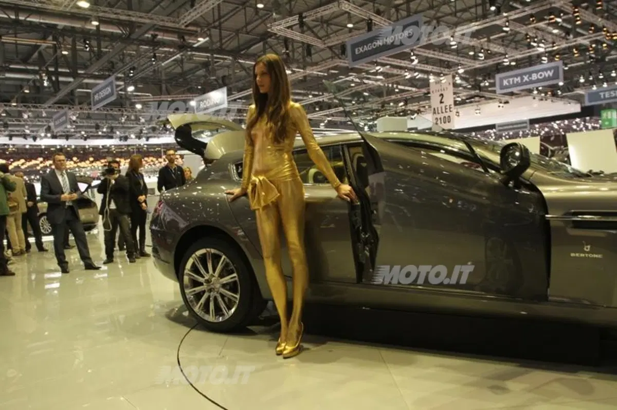 Salone di Ginevra 2013: alla Bertone c’è anche la donna d’oro (23)