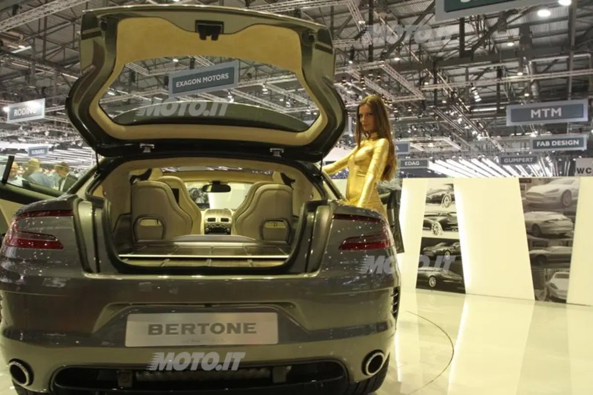 Salone di Ginevra 2013: alla Bertone c’è anche la donna d’oro (45)