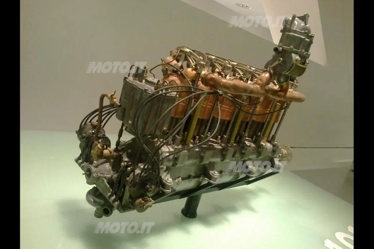 Porsche: la 911 compie 50 anni, visita al Museo di Stoccarda (11)
