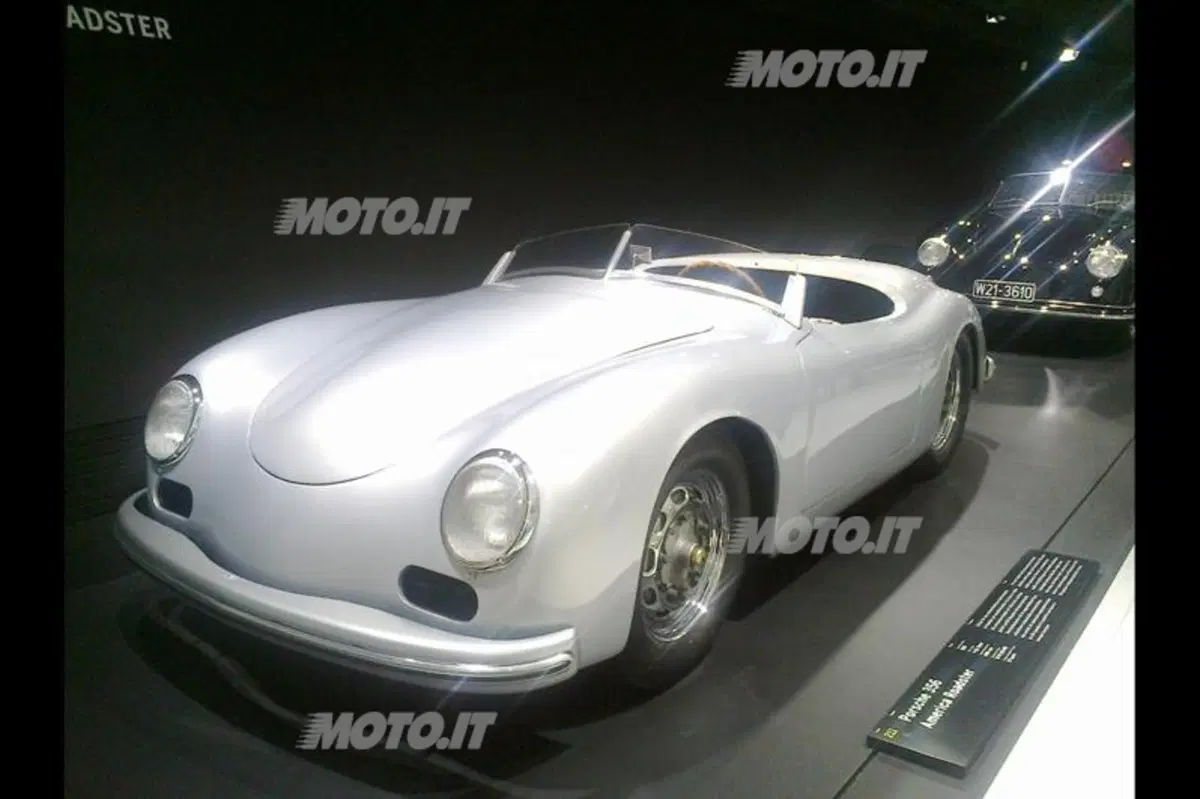 Porsche: la 911 compie 50 anni, visita al Museo di Stoccarda (22)