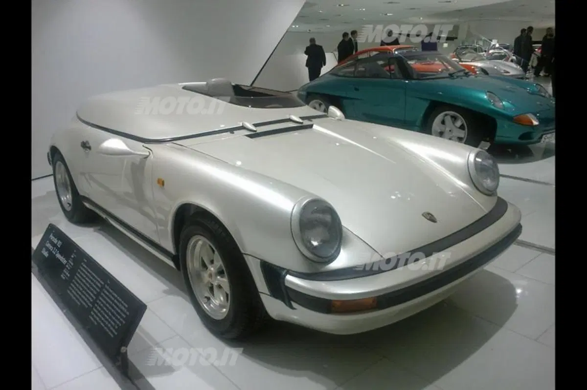 Porsche: la 911 compie 50 anni, visita al Museo di Stoccarda (24)