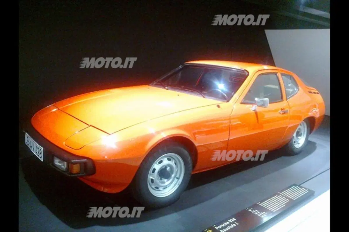 Porsche: la 911 compie 50 anni, visita al Museo di Stoccarda (38)