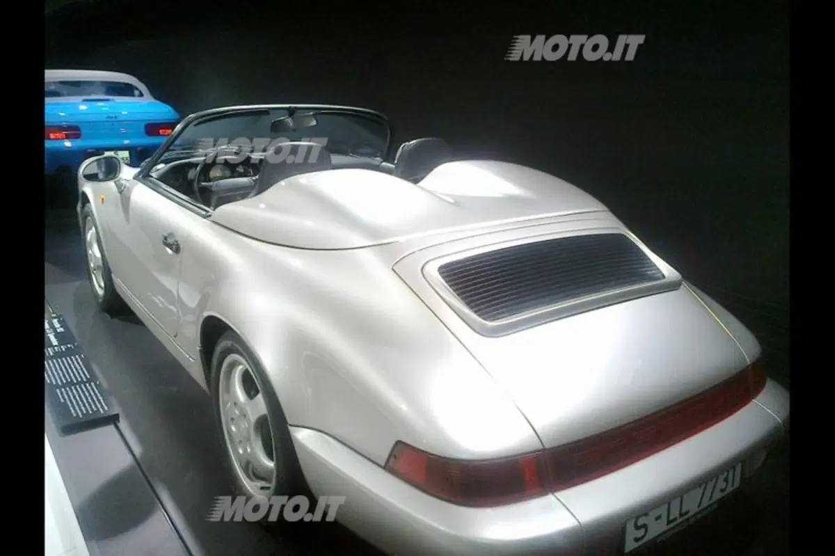 Porsche: la 911 compie 50 anni, visita al Museo di Stoccarda (40)
