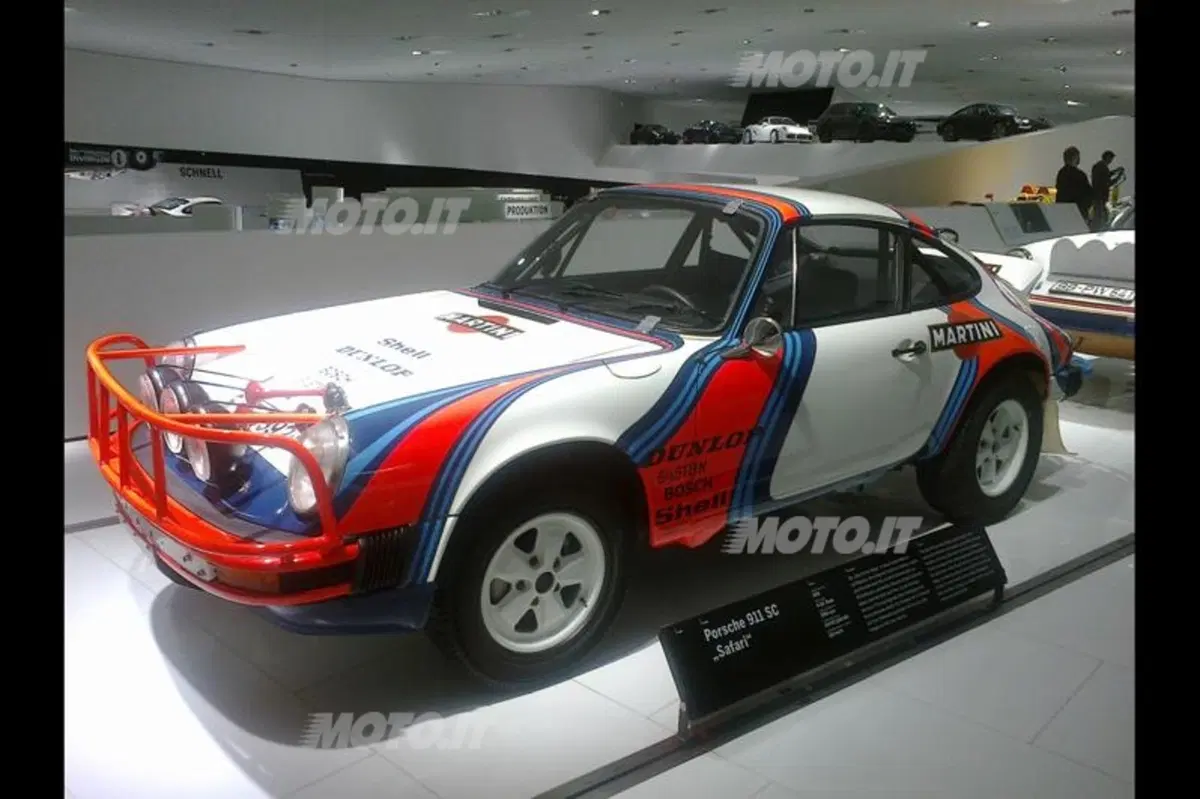 Porsche: la 911 compie 50 anni, visita al Museo di Stoccarda (41)