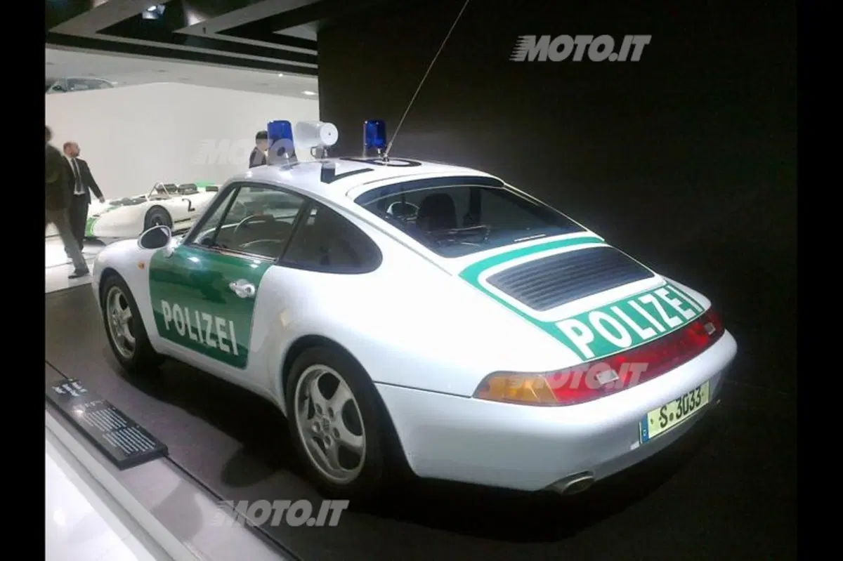 Porsche: la 911 compie 50 anni, visita al Museo di Stoccarda (43)