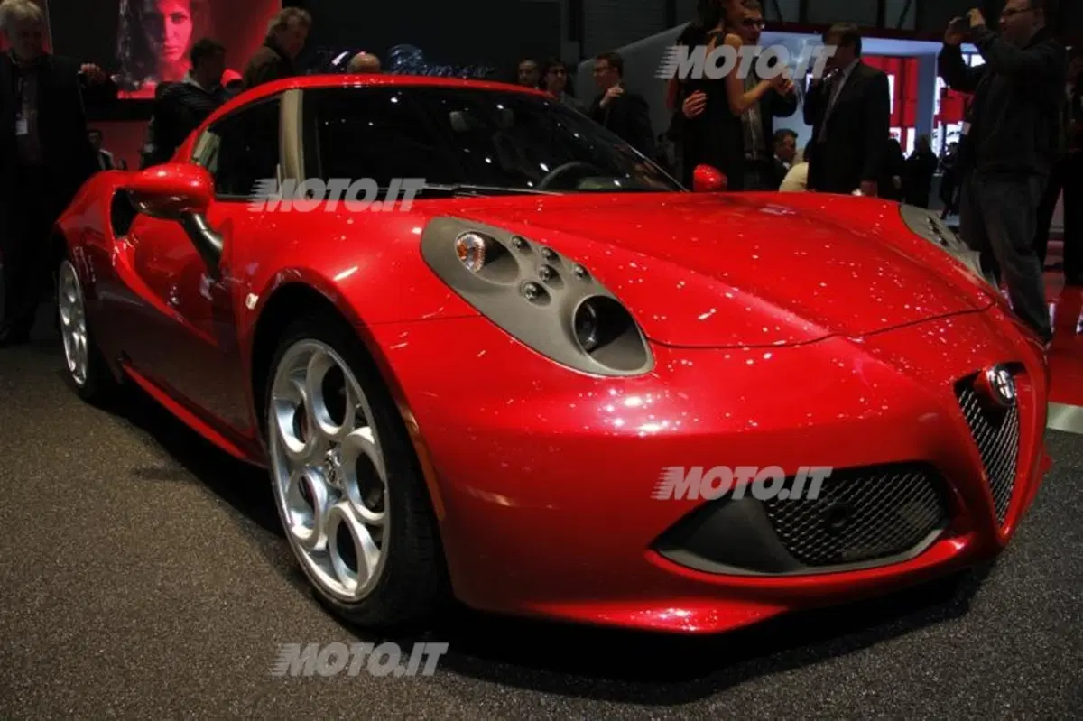 Alfa Romeo 4C: eccola in azione sulle strade americane (2)