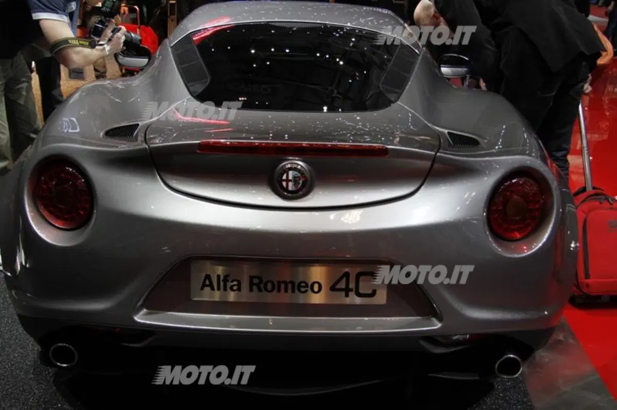 Alfa Romeo 4C: eccola in azione sulle strade americane (11)