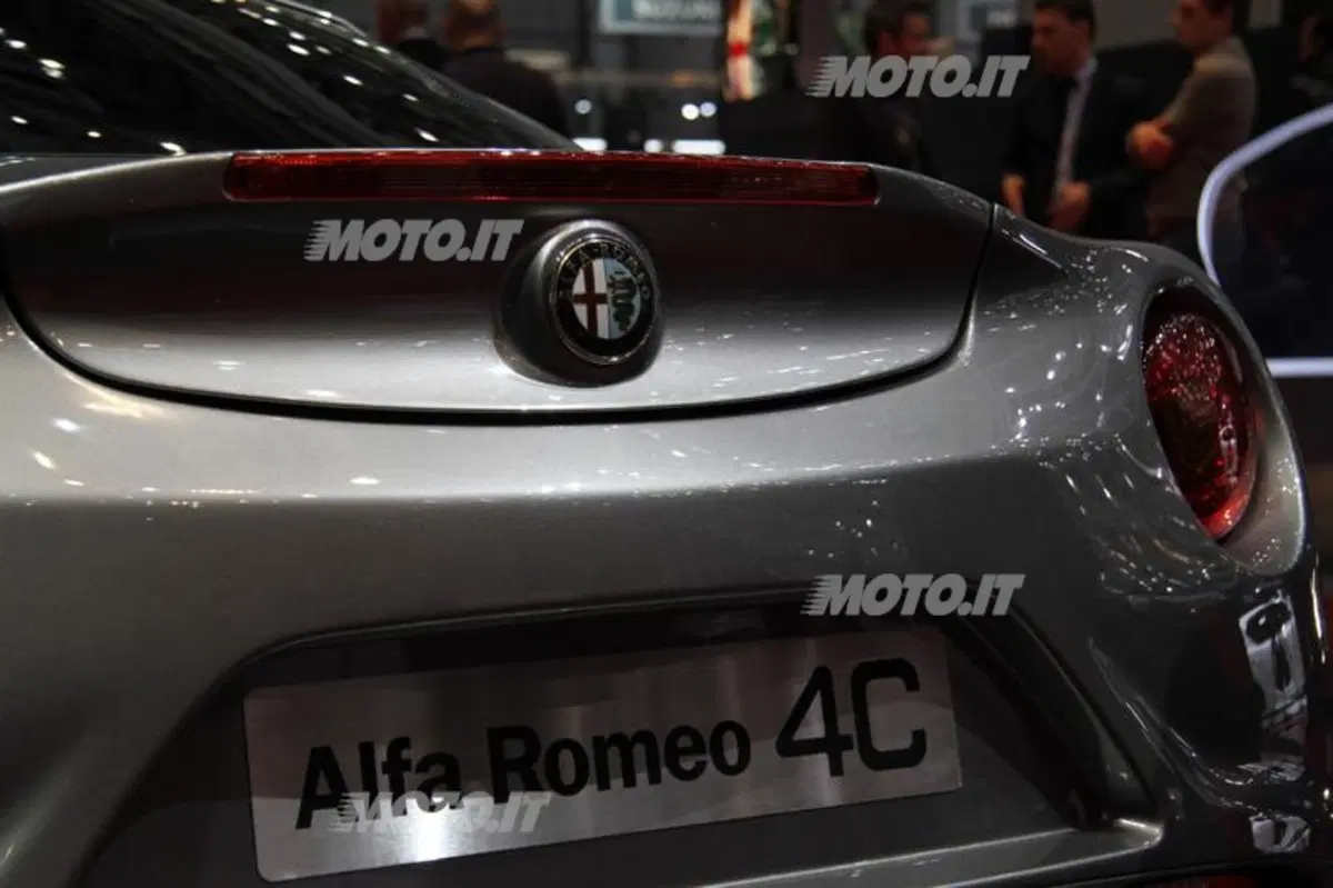 Alfa Romeo 4C: eccola in azione sulle strade americane (22)
