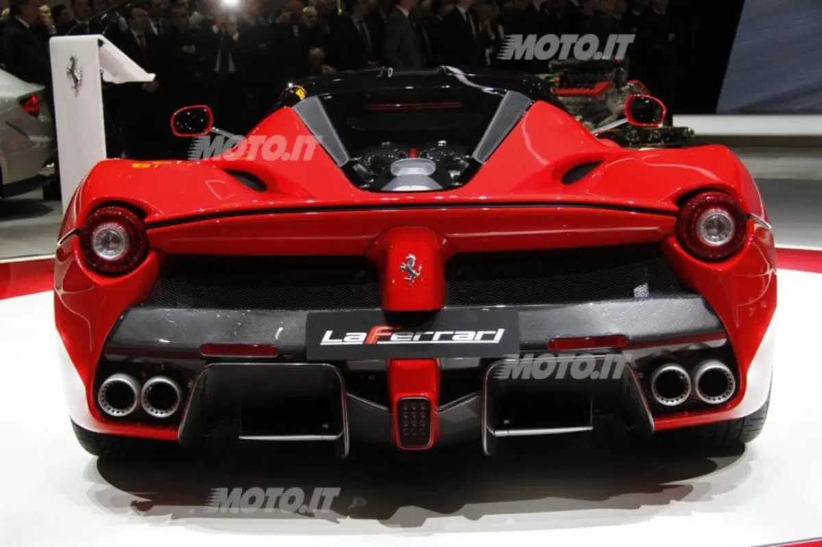 Le supercar al Salone di Ginevra 2013 (7)