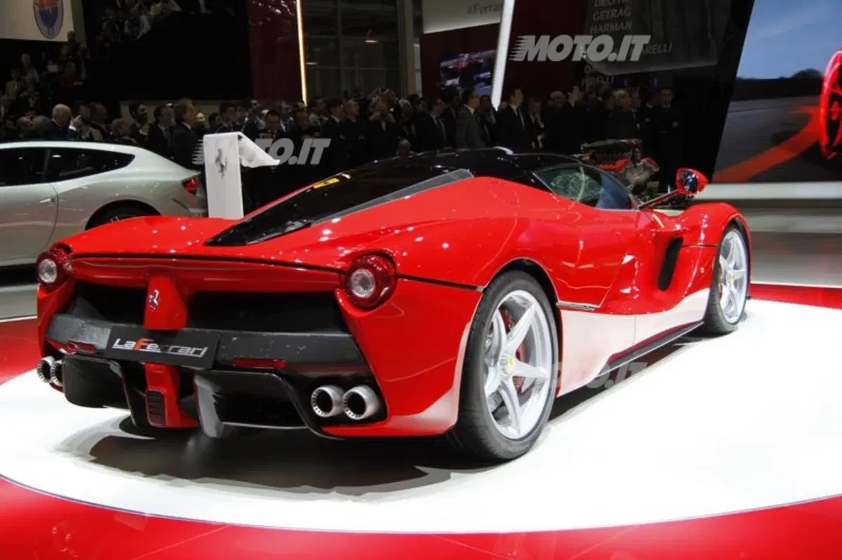 Le supercar al Salone di Ginevra 2013 (8)