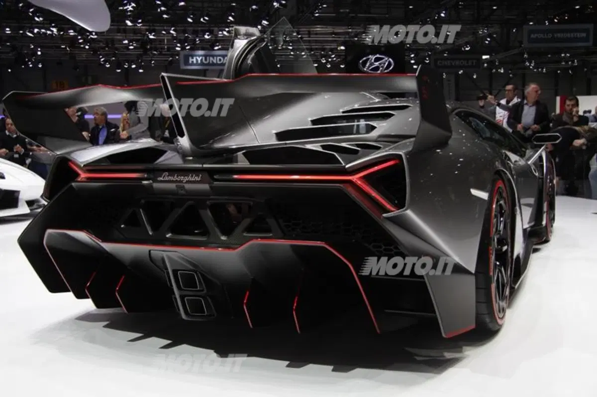 Le supercar al Salone di Ginevra 2013 (26)