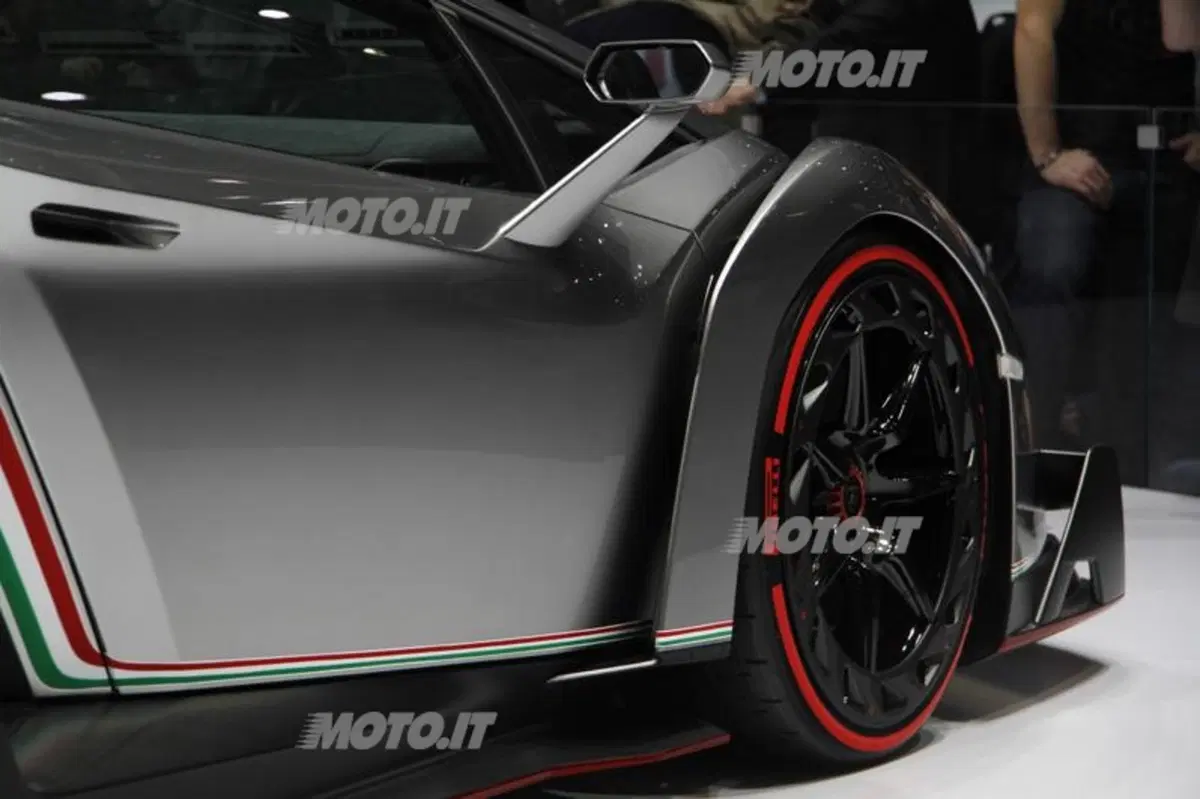 Le supercar al Salone di Ginevra 2013 (27)