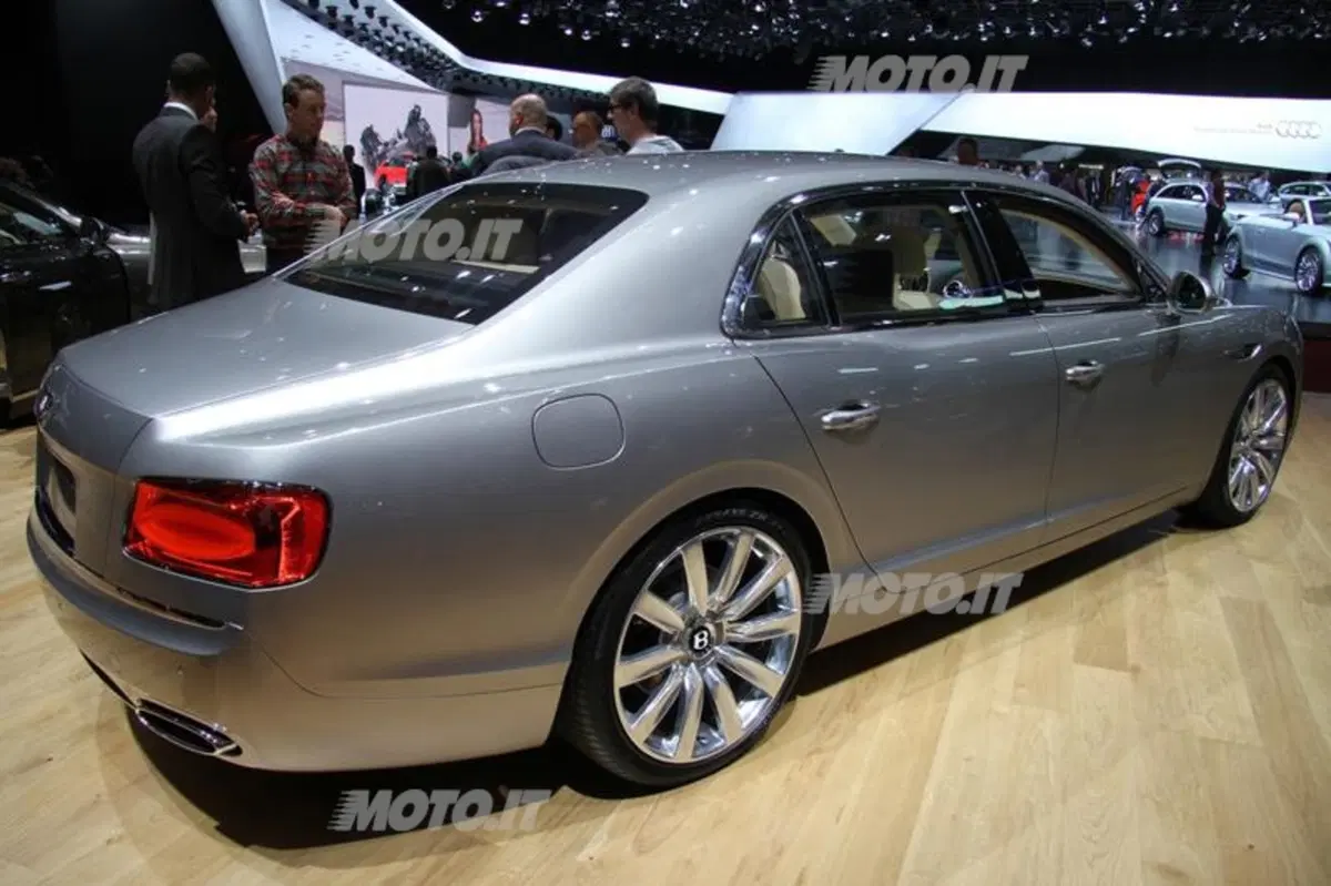 Le supercar al Salone di Ginevra 2013 (131)