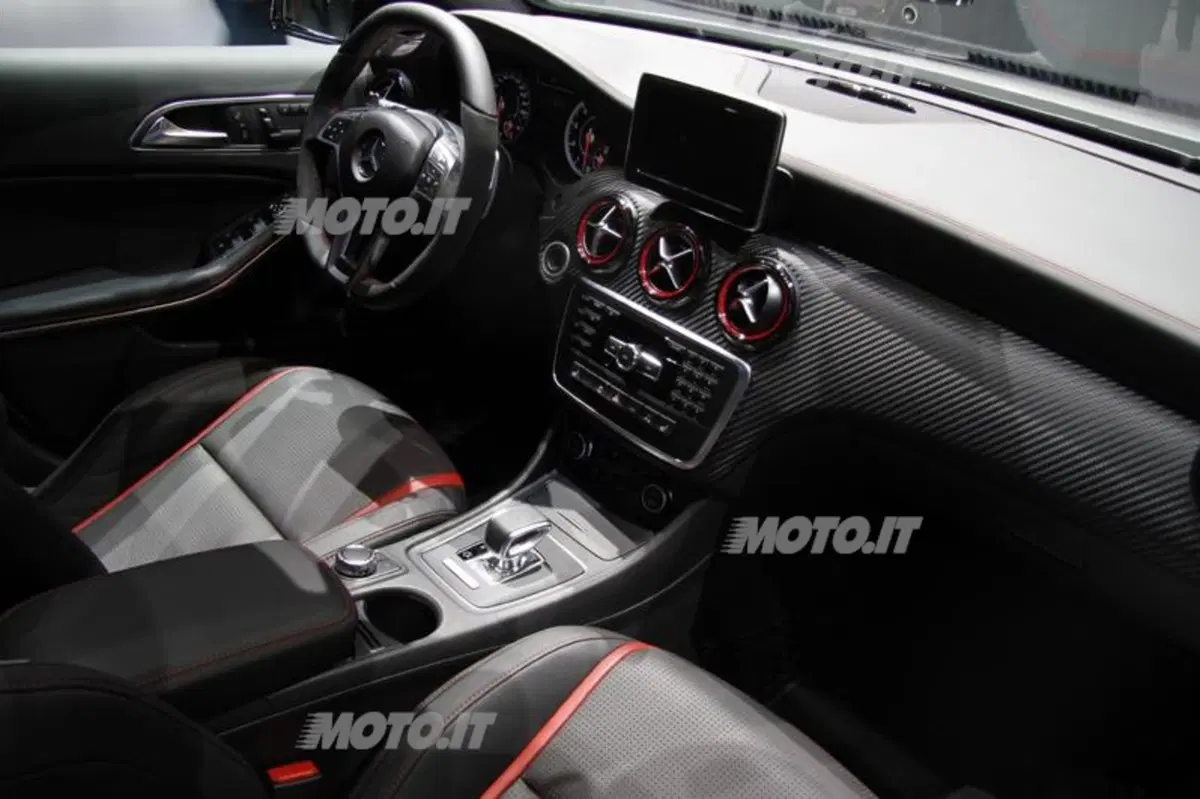 Le supercar al Salone di Ginevra 2013 (236)