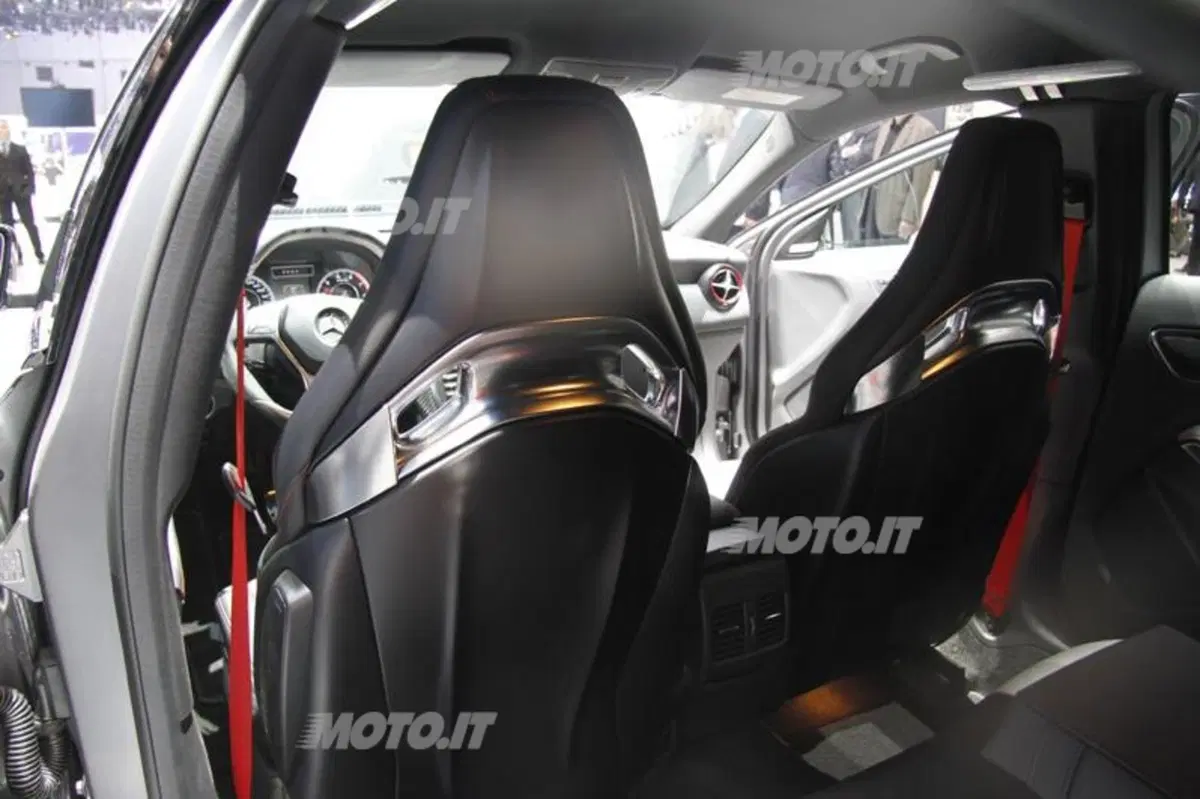 Le supercar al Salone di Ginevra 2013 (241)