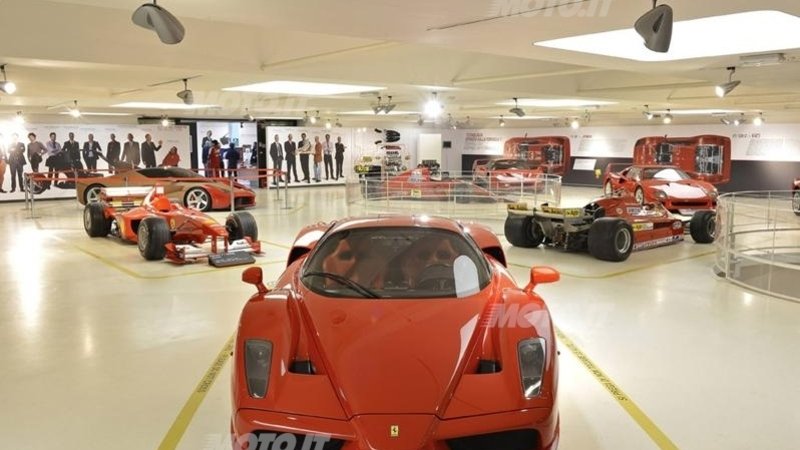 Ferrari: inaugurata la mostra sulle supercar a Maranello