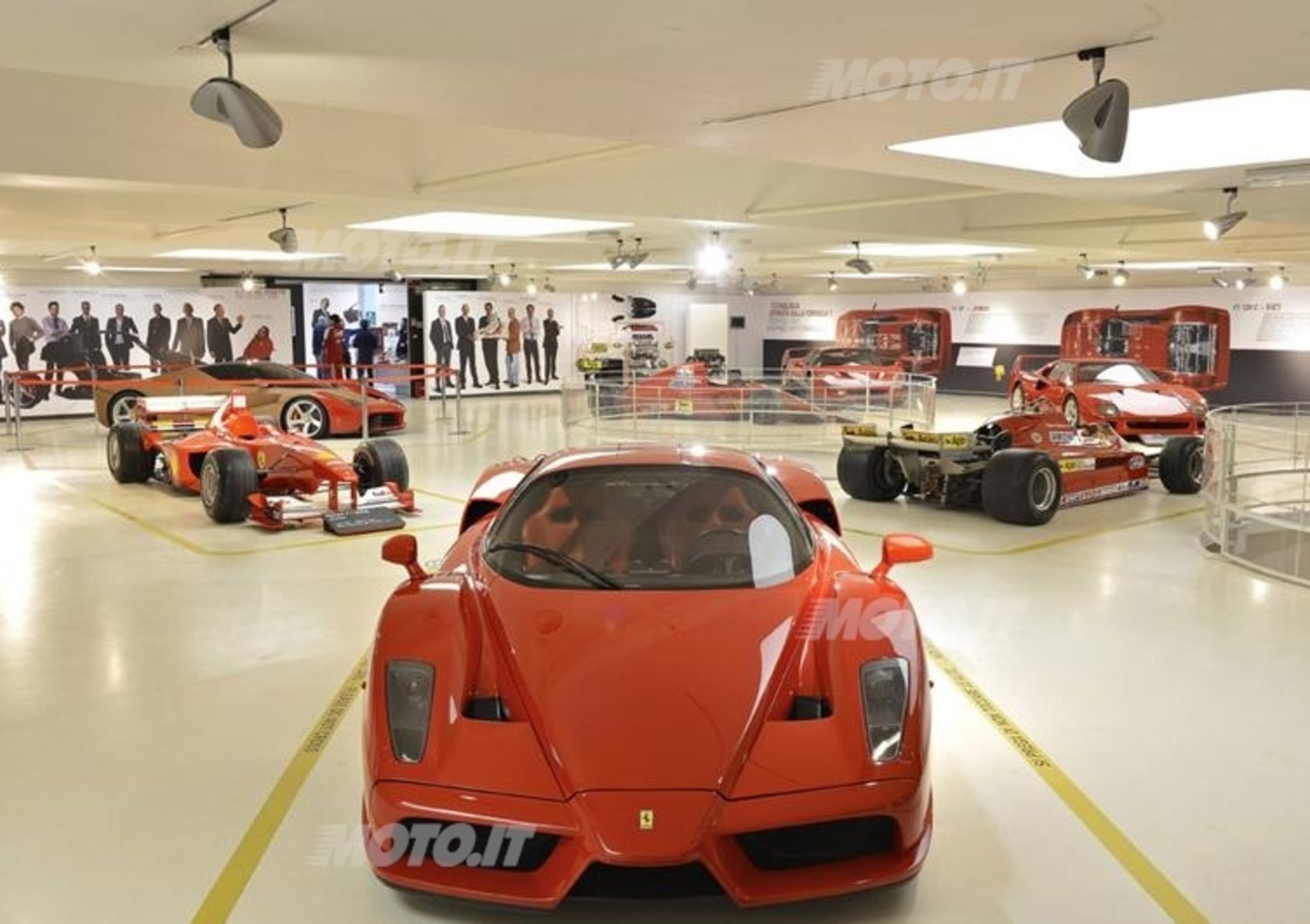 Ferrari: inaugurata la mostra sulle supercar a Maranello