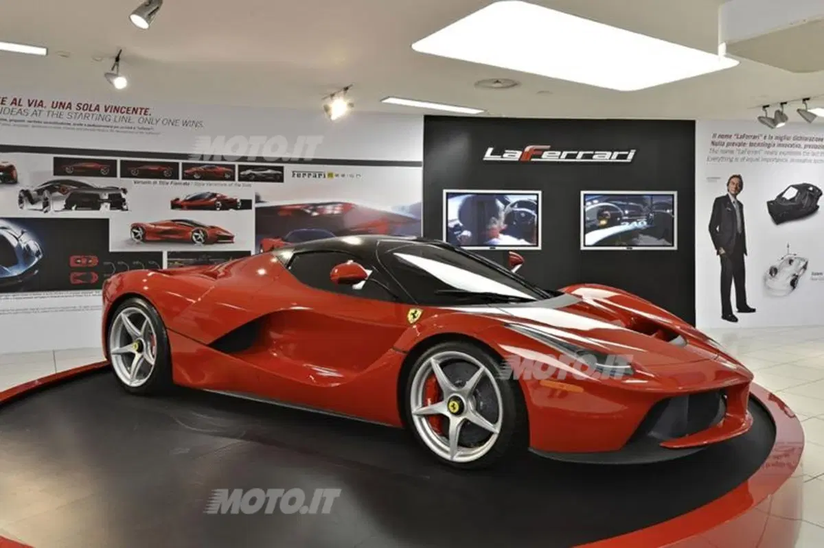 Ferrari: inaugurata la mostra sulle supercar a Maranello (7)