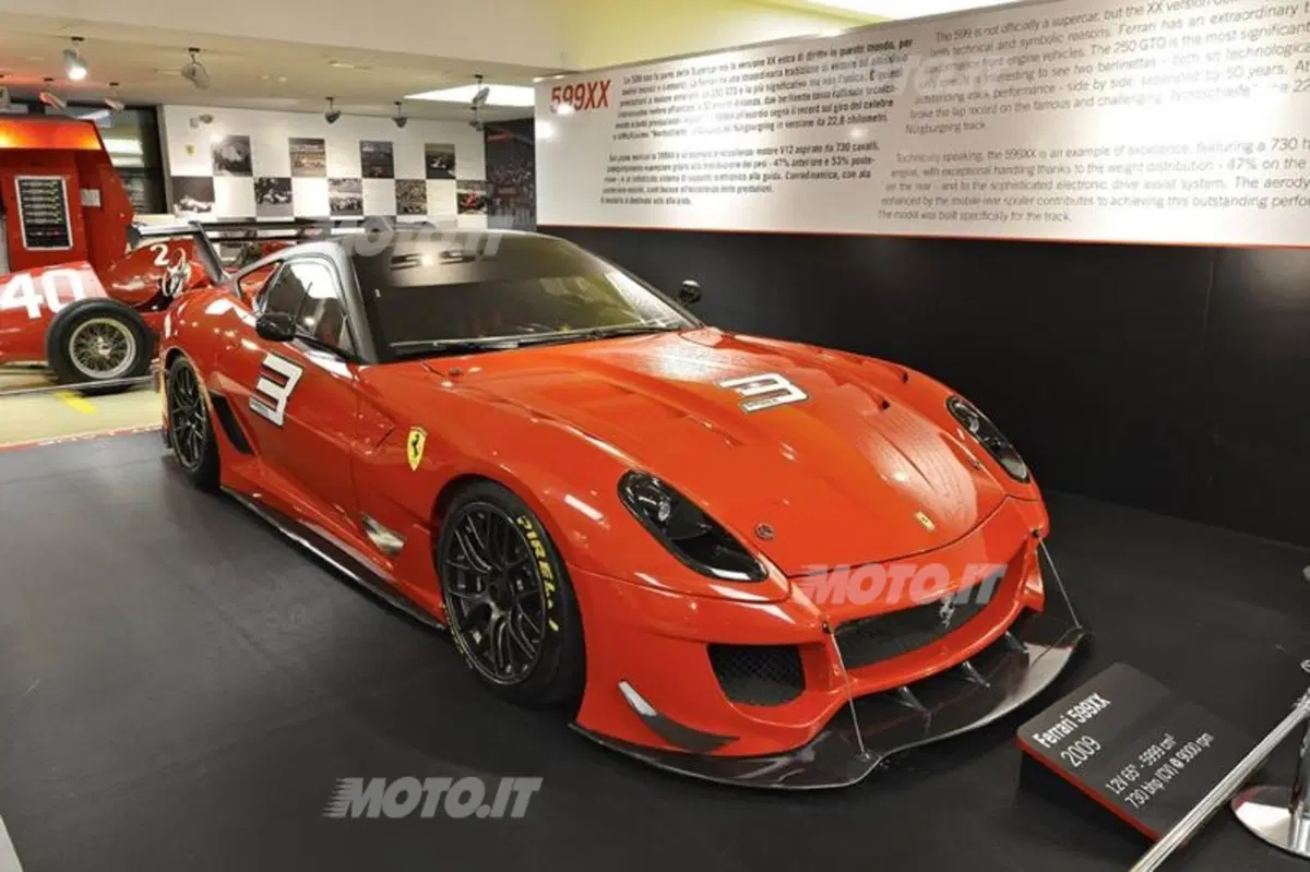Ferrari: ecco le supercar esposte alla nuova mostra a Maranello (8)