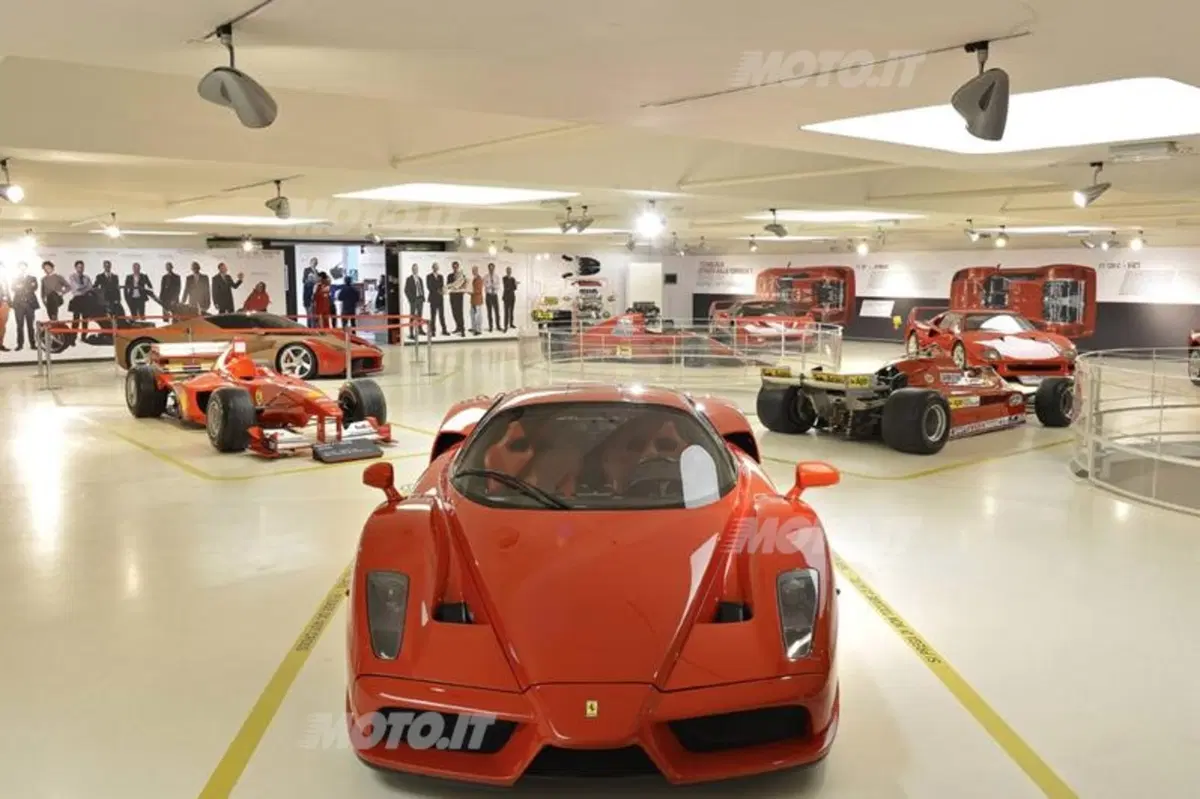 Ferrari: ecco le supercar esposte alla nuova mostra a Maranello (18)