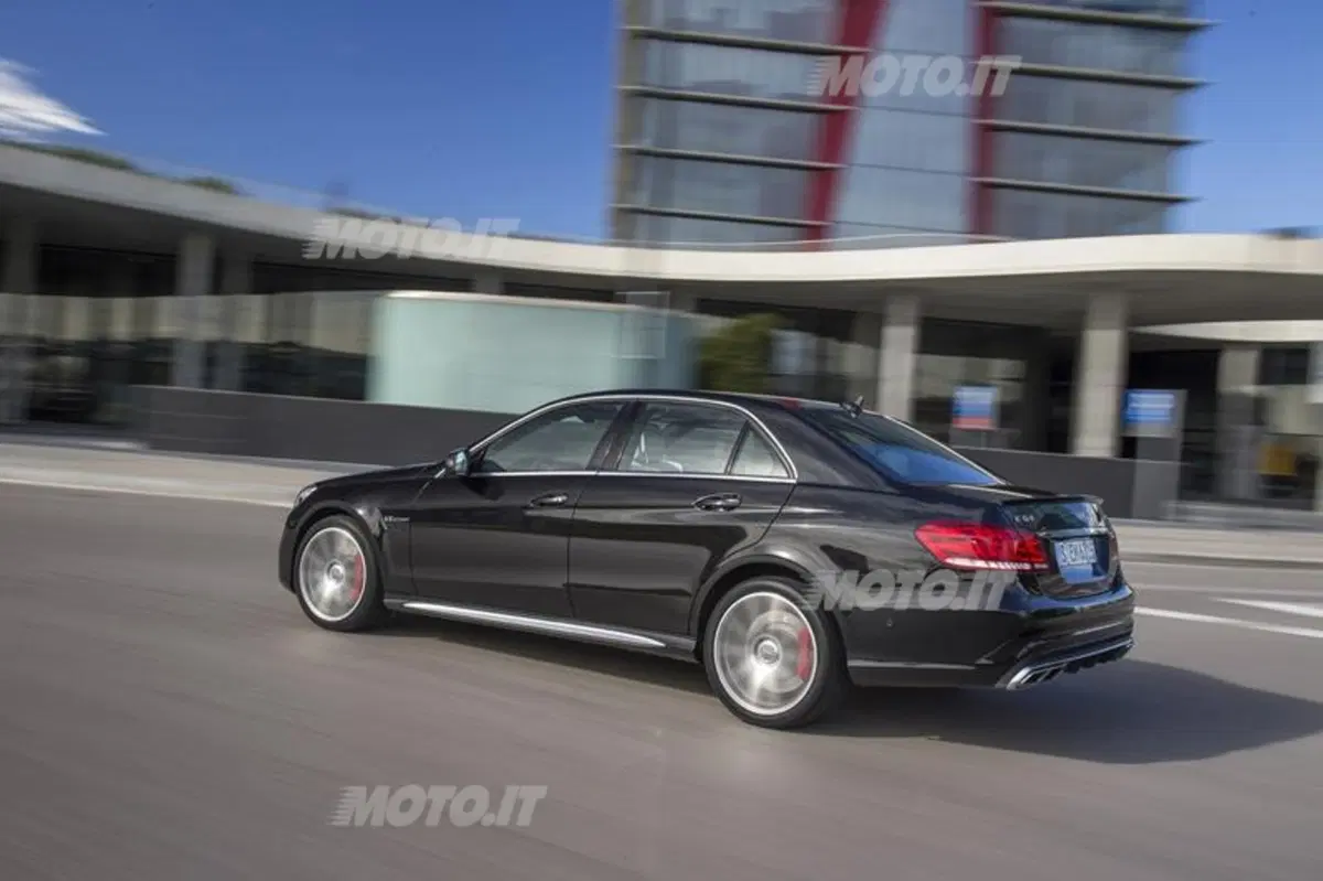 Mercedes E 63 AMG (2)