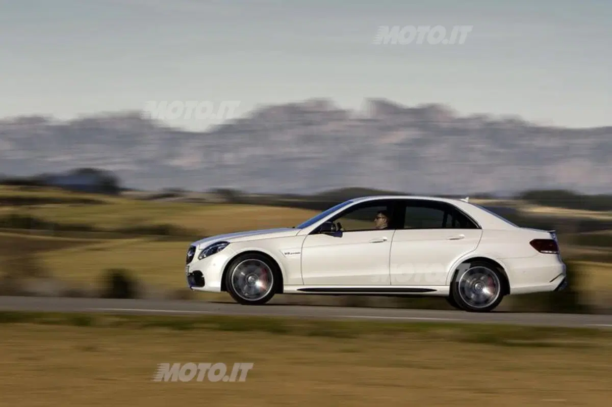 Mercedes E 63 AMG (7)