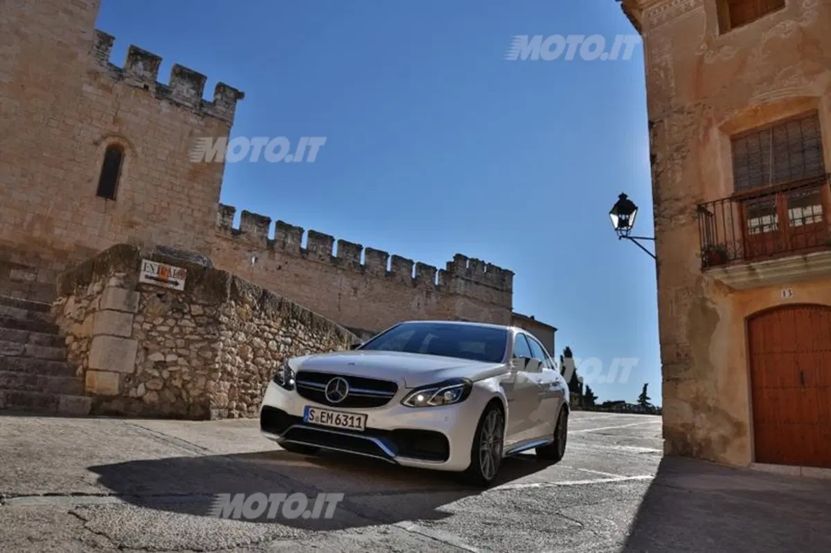Mercedes E 63 AMG (28)