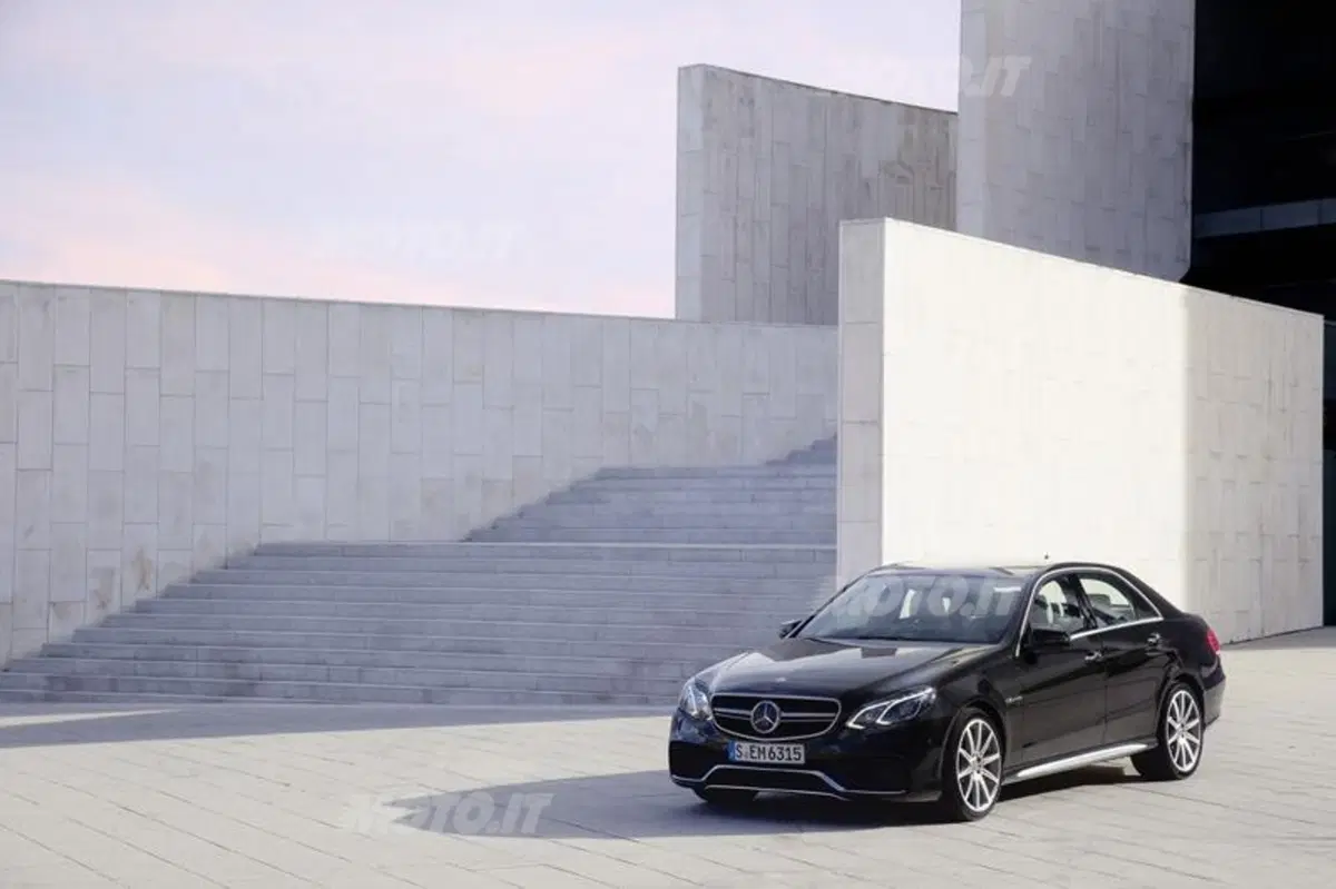 Mercedes E 63 AMG (37)