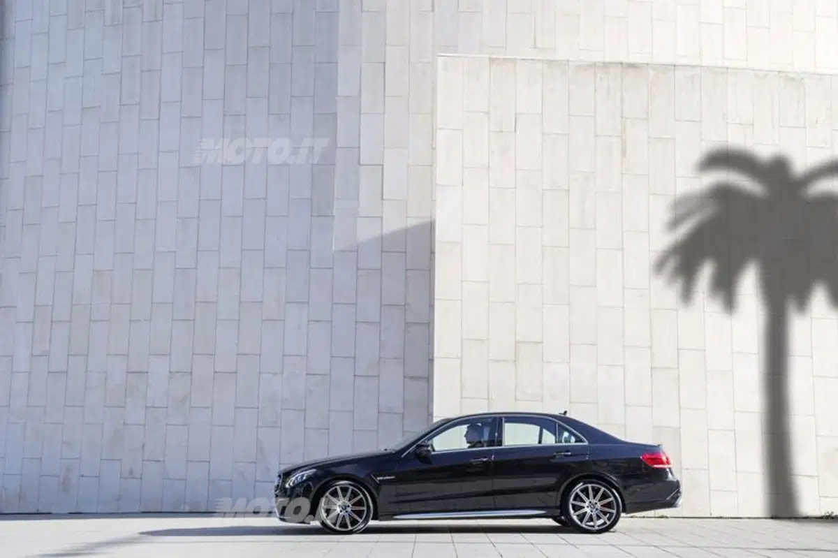 Mercedes E 63 AMG (38)