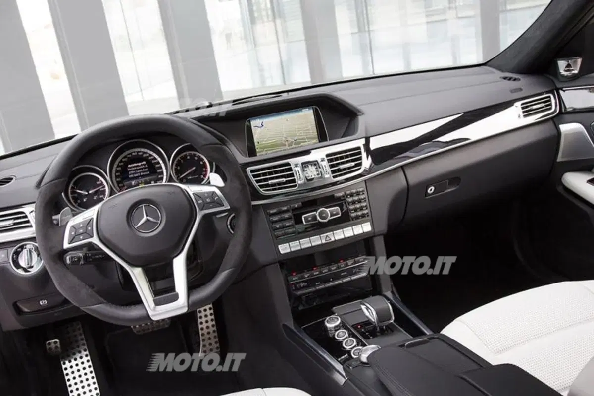 Mercedes E 63 AMG (40)