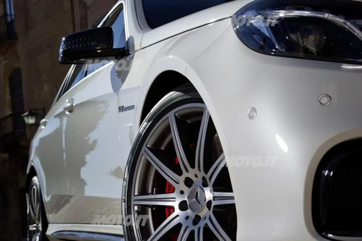 Mercedes E 63 AMG (48)