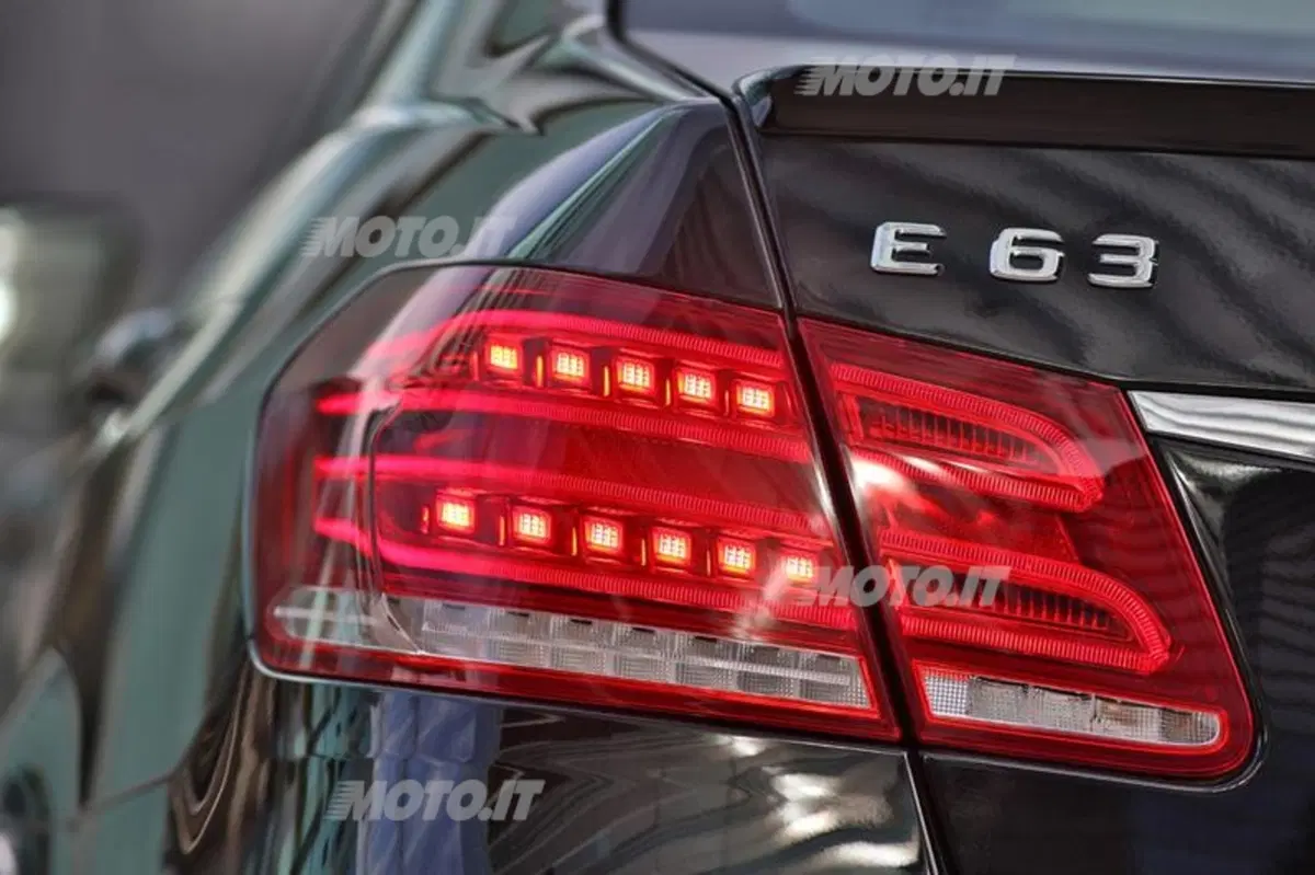 Mercedes E 63 AMG (49)