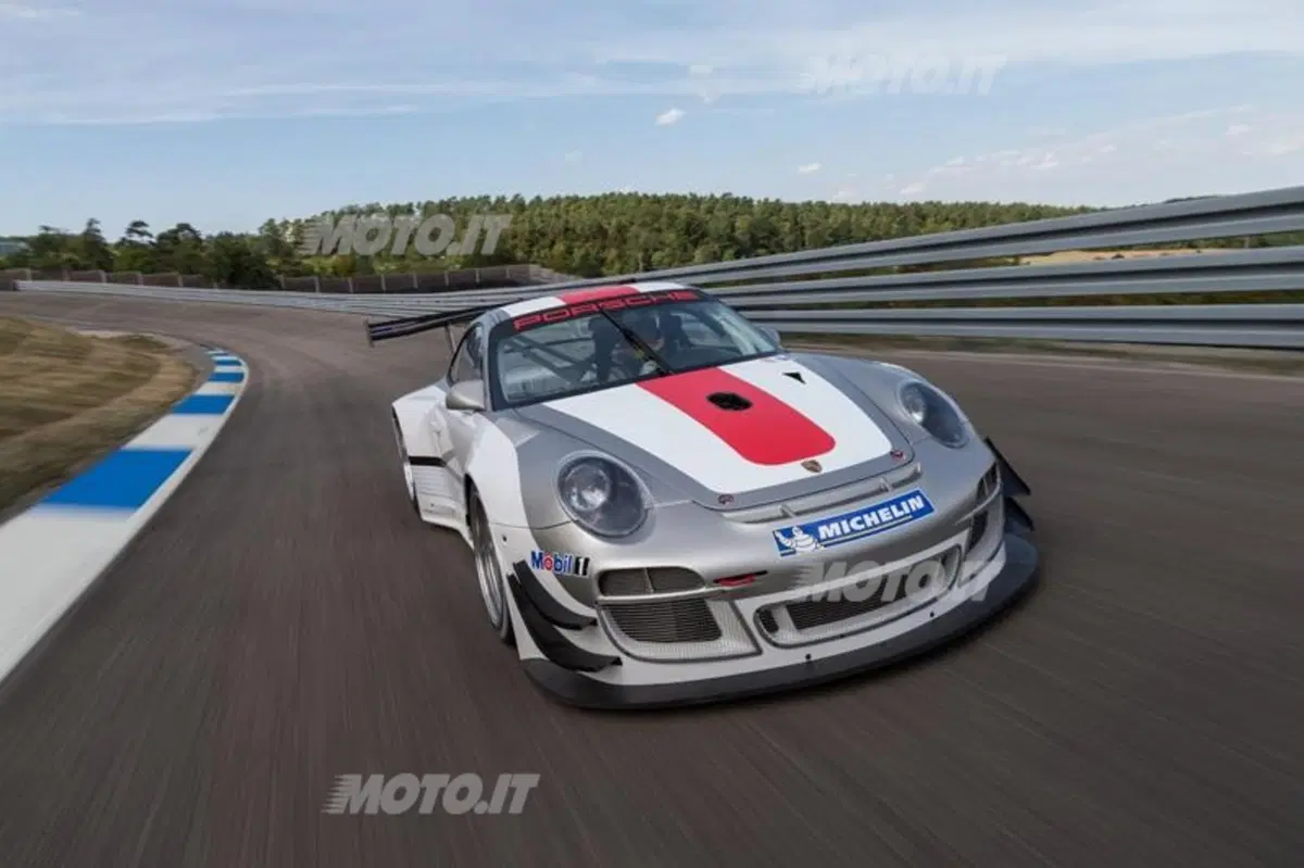 Porsche 911 GT3 R 2013 (2)