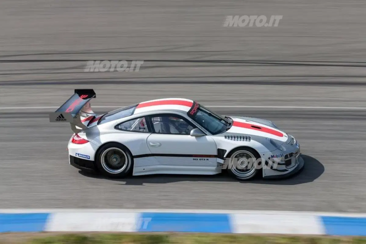 Porsche 911 GT3 R 2013 (9)
