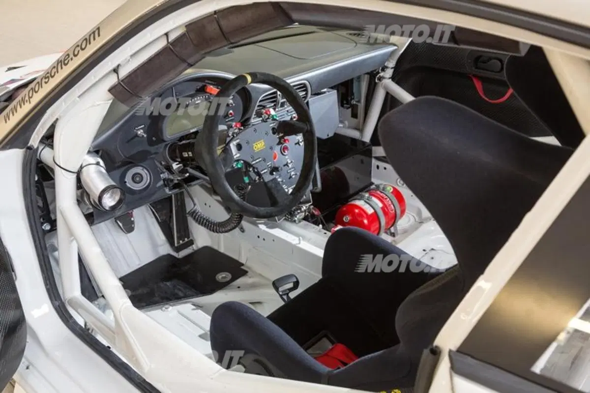 Porsche 911 GT3 R 2013 (11)