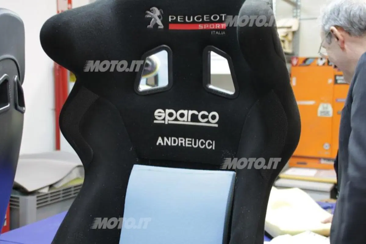 Sparco: come nascono le componenti in fibra di carbonio (30)