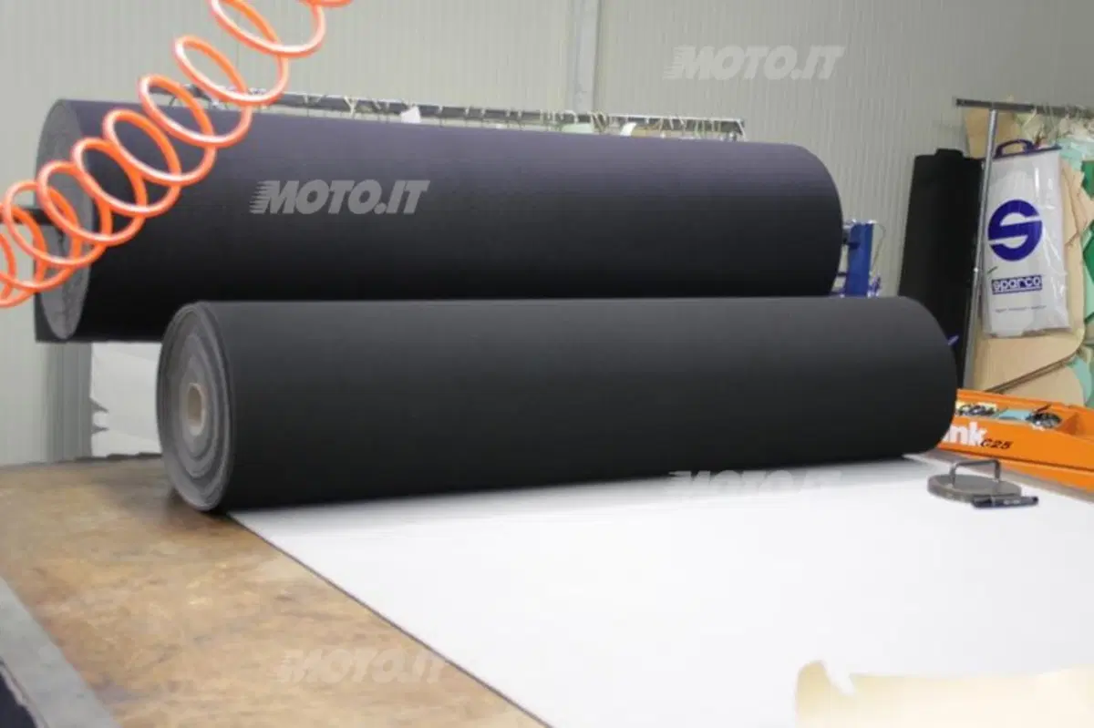 Sparco: come nascono le componenti in fibra di carbonio (32)