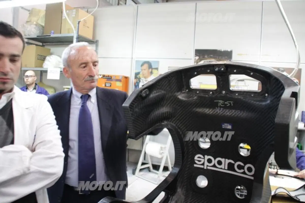 Sparco: come nascono le componenti in fibra di carbonio (35)
