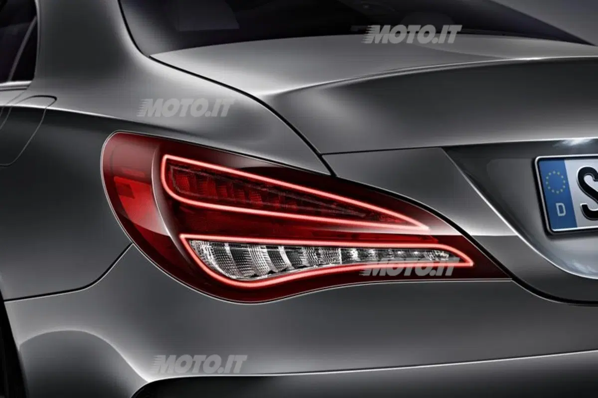 Mercedes-Benz CLA: listino prezzi. Porte aperte il 13 aprile (21)