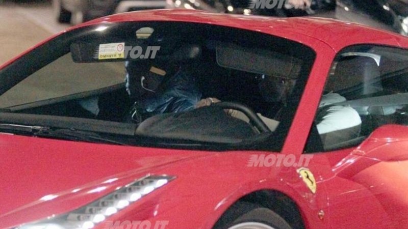 Mario Balotelli: eccolo al volante della Ferrari 458 Italia