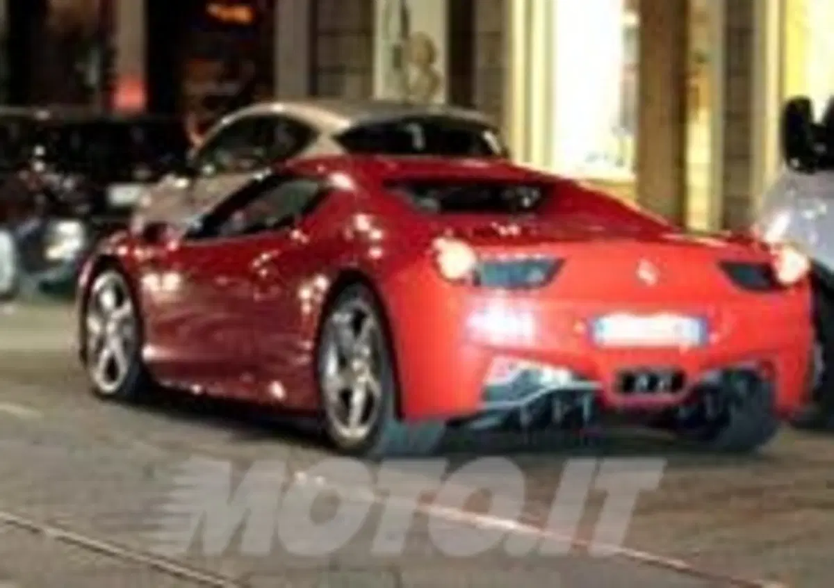 Mario Balotelli: eccolo al volante della Ferrari 458 Italia (6)
