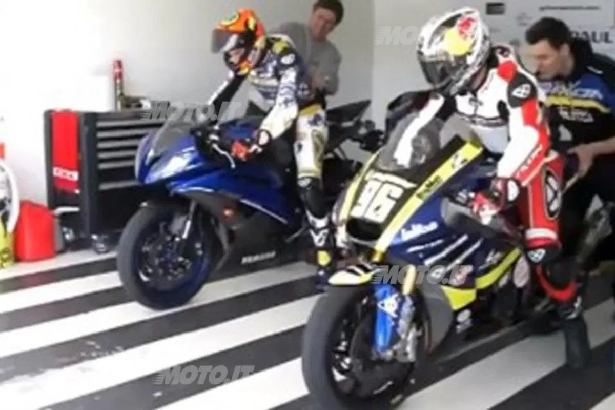 Loeb in pista con la Moto2 del Team Tech3 (3)